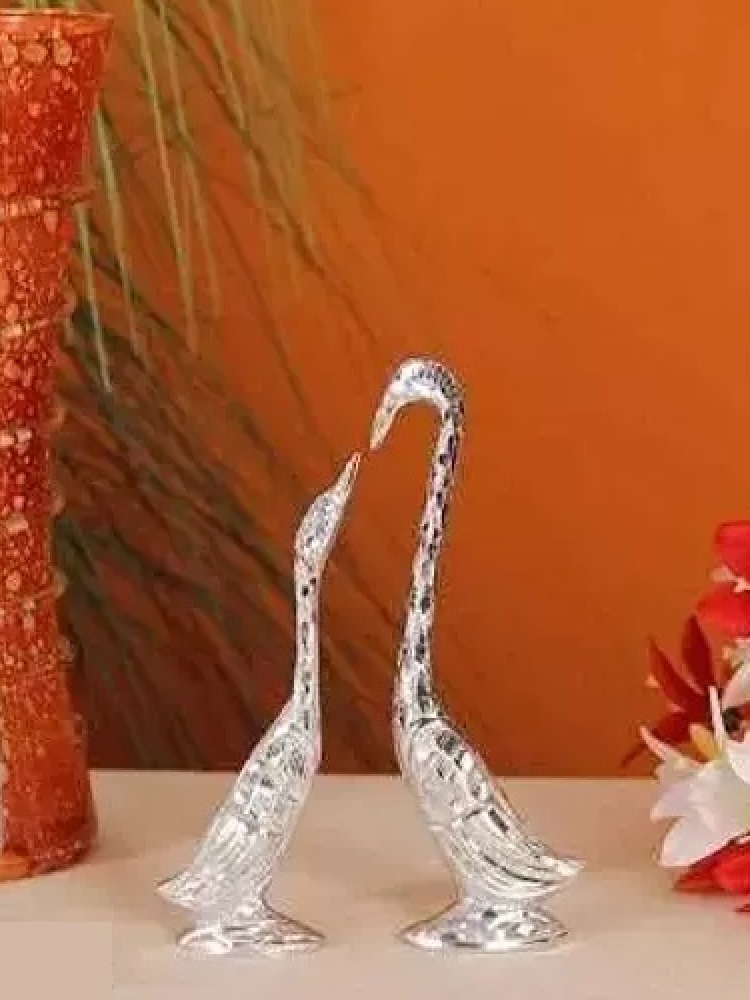 Swan Showpiece Pair of Swan Statue Showpiece | Swan Couple | Vastu Decorative Figurine (Golden - 7 in